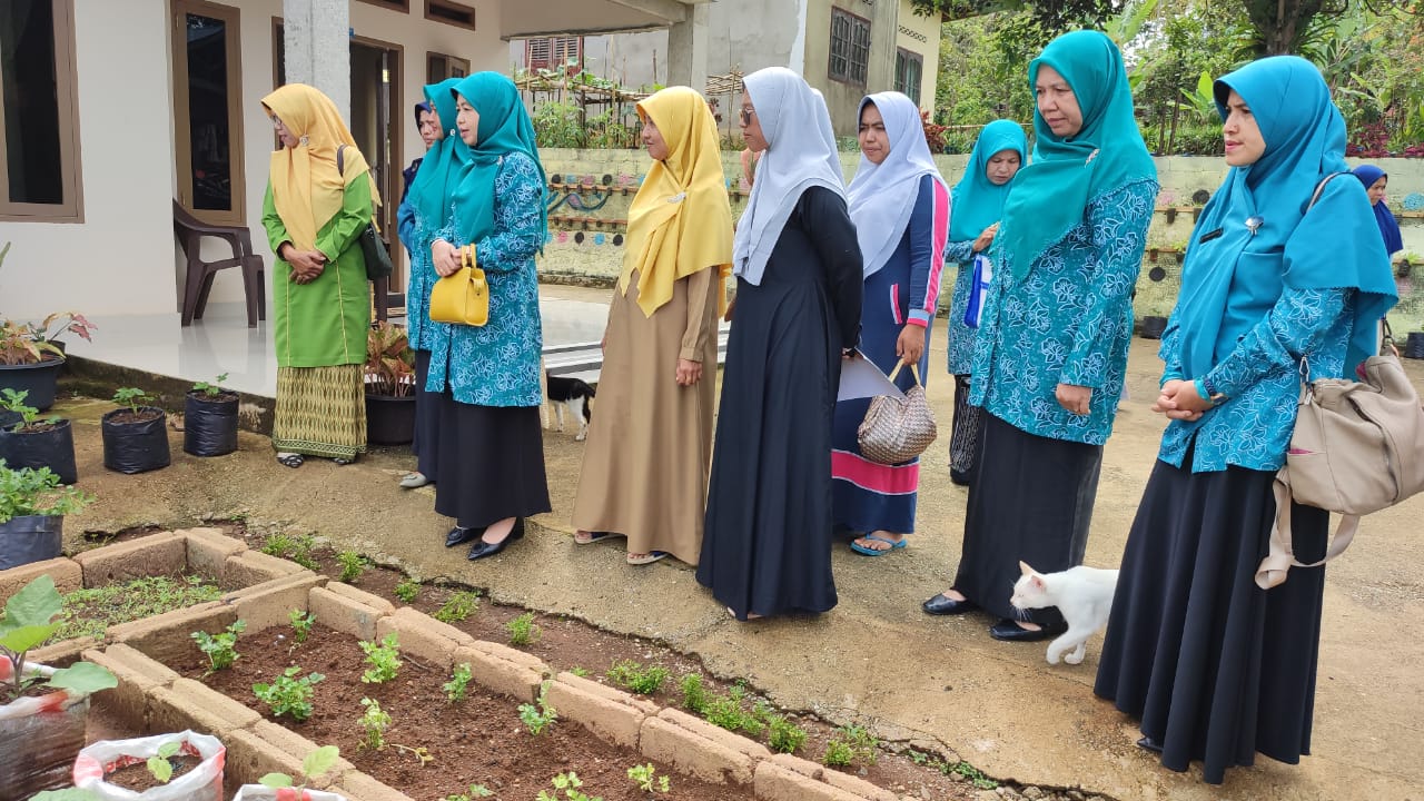Pembinaan Kelompok Dasa Wisma Kunyit 12 di Nagari Sungai Kamuyang Kecamatan Luak dalam rangka menghadapi lomba Dasa Wisma berprestasi Tingkat Provinsi Sumatera Barat Tahun 2023